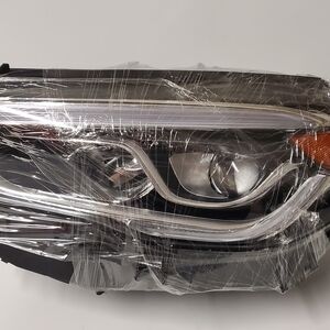 2021-2023 MERCEDES BENZ GLA HEADLIGHT DRIVERSIDE 340-1178L-US2 BRAND NEW IN BOX